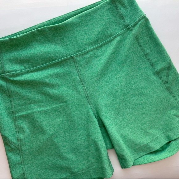 Outdoor Voices Green Warmup Bike Shorts 5” Women’s Medium - Picture 3 of 7